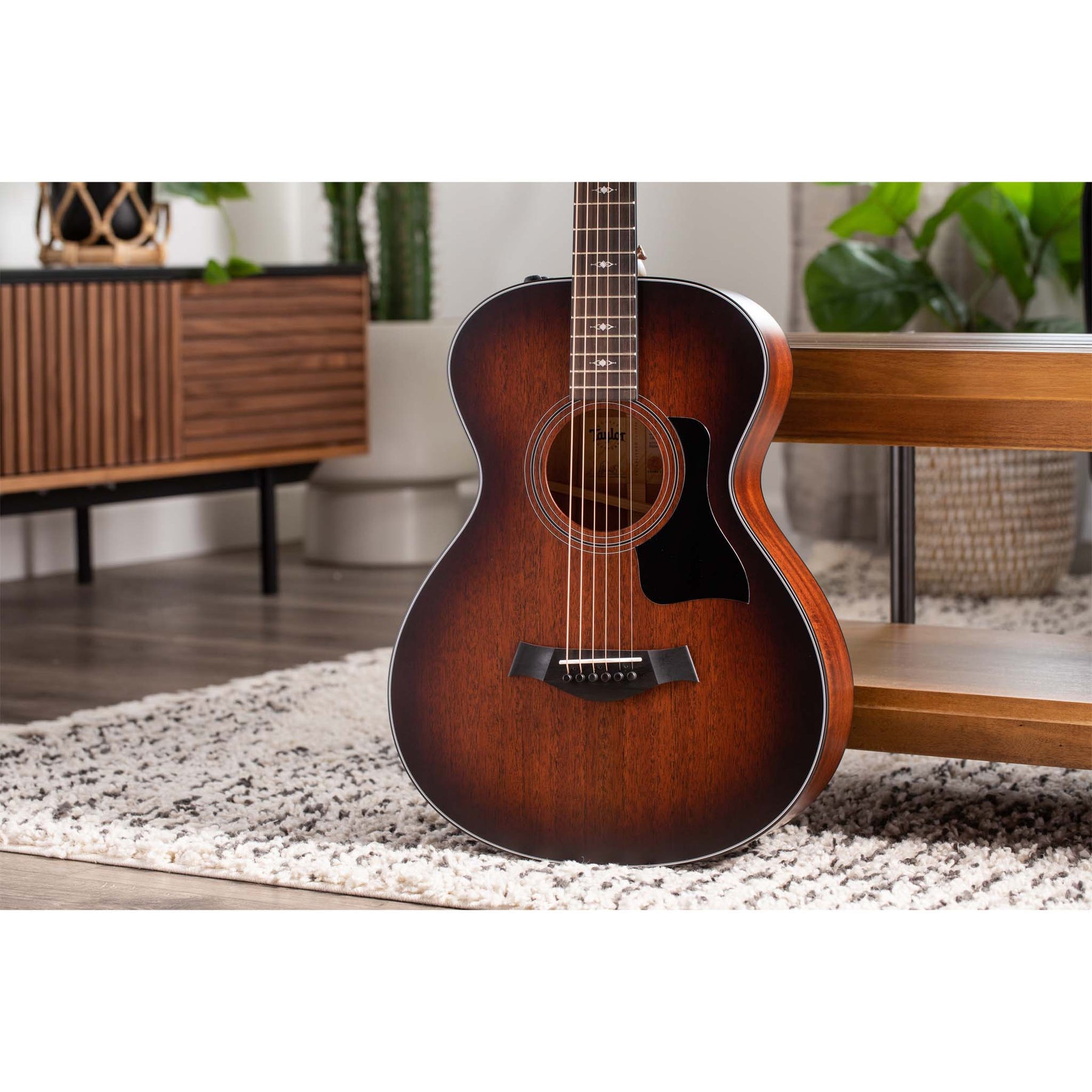 Taylor Grand Concert 322e 12-Fret Tropical Mahogany Acoustic-Electric Guitar